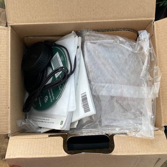 Canon EOS Rebel SL1 camera with box and flash - Picture 9 of 9